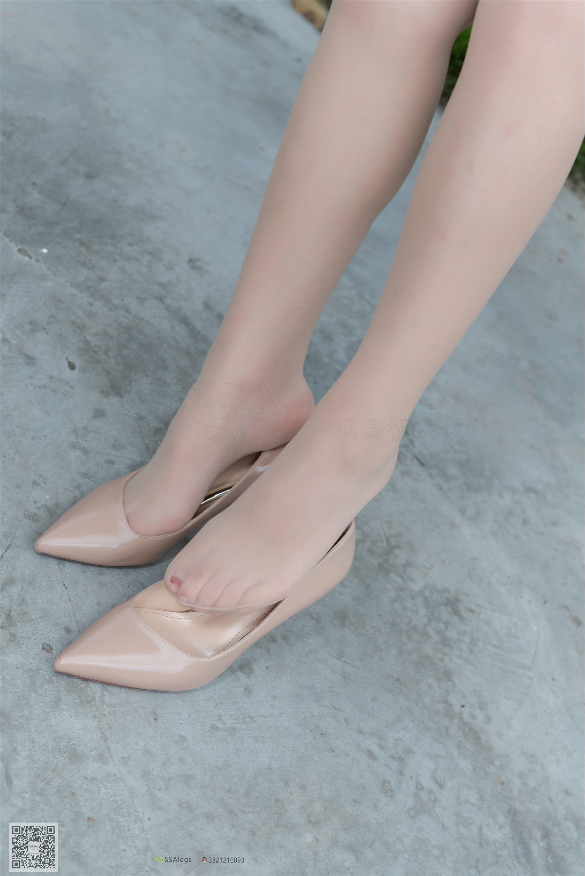 SSA丝社 NO.024 高冷混血女王芷沫肉丝街拍